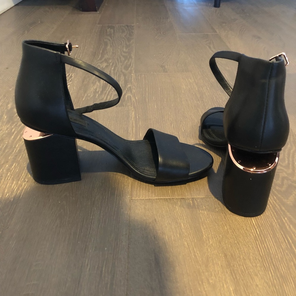 NWOT - Alexander Wang - Abby cutout black/rose gold heeled sandals
